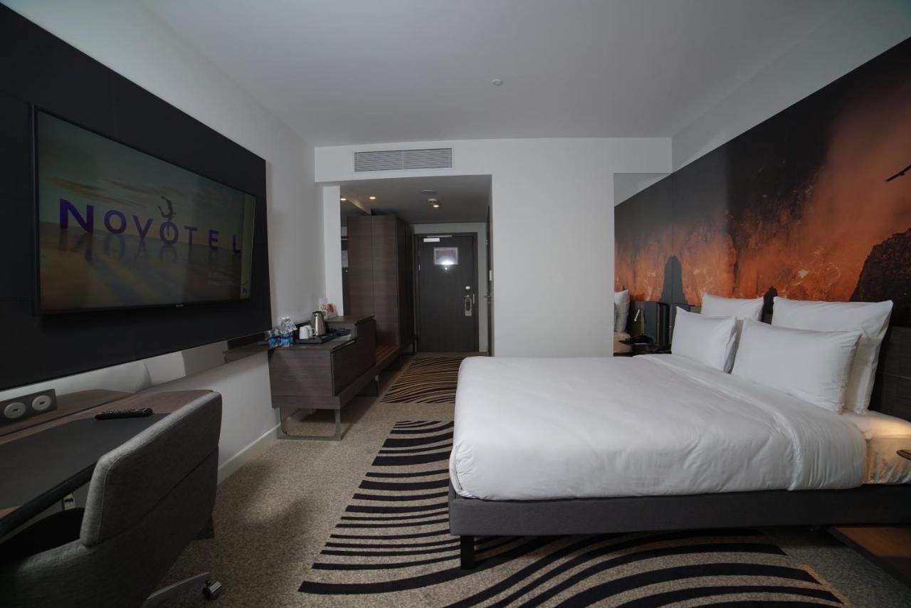 Novotel Bishkek City Center المظهر الخارجي الصورة A room at Novotel London West