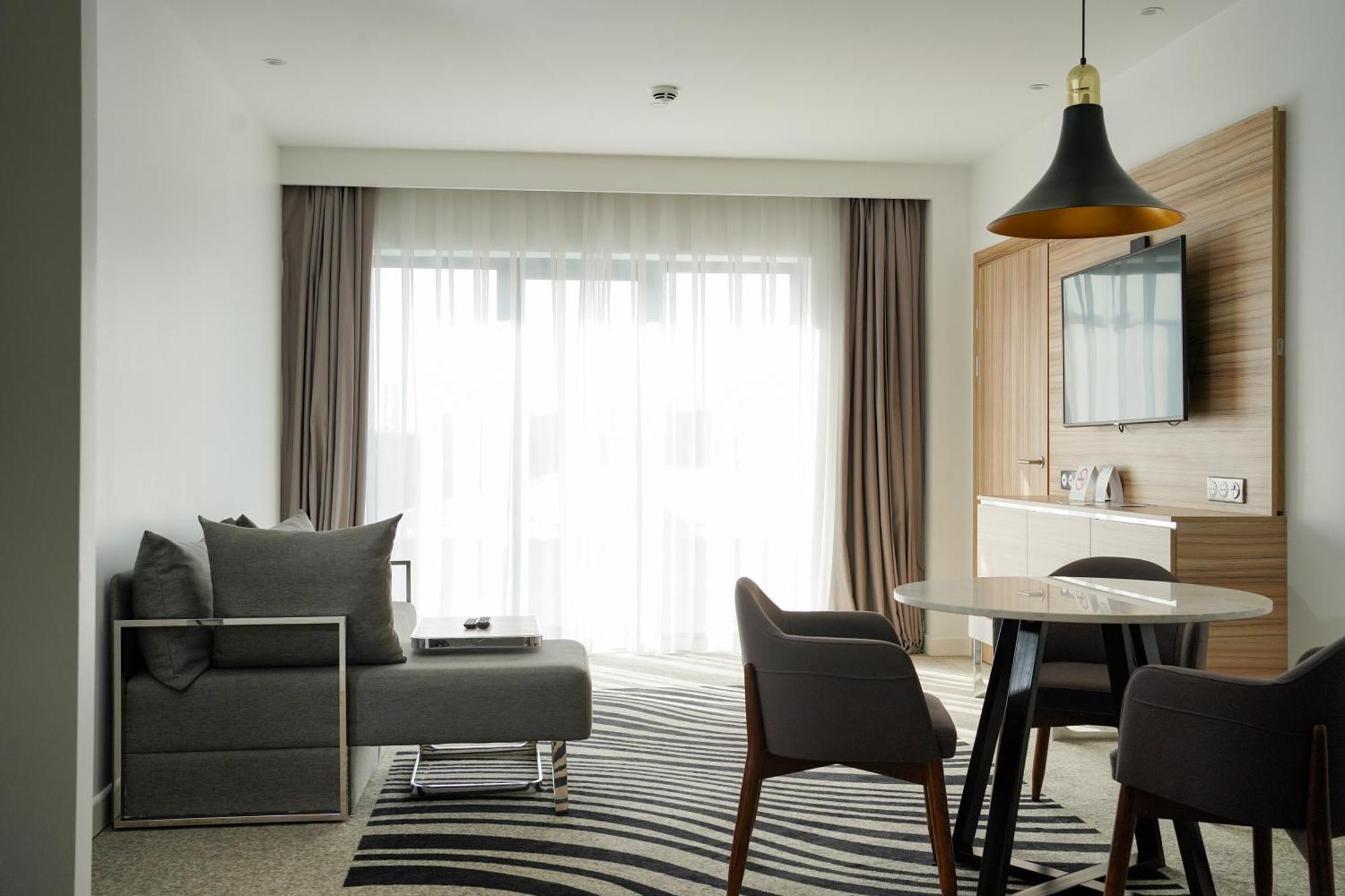 Novotel Bishkek City Center المظهر الخارجي الصورة